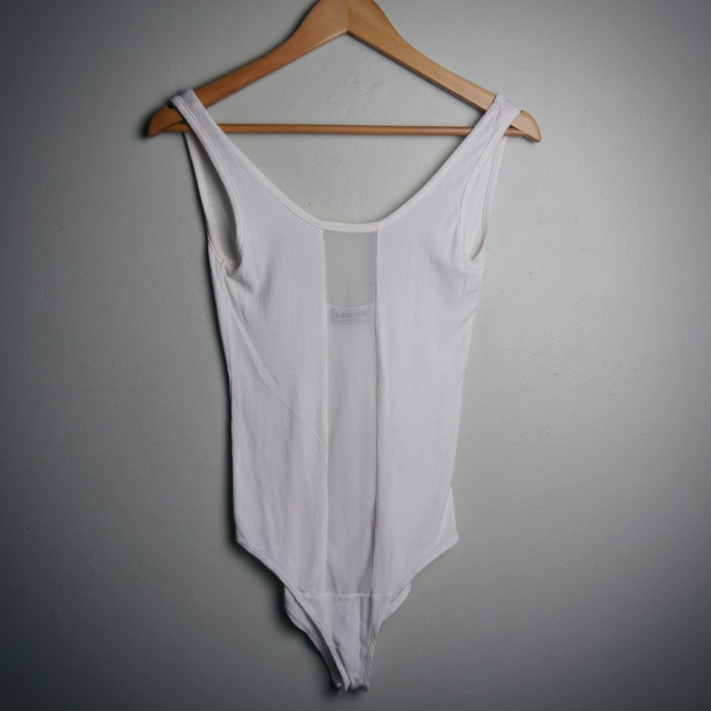 Fashion Nova White Ribbed Body Suit  | Size S